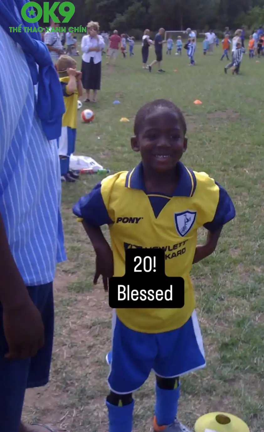 Hình ảnh Mainoo đăng tải lên Instagram nhân ngày sinh nhật 20 tuổi. (Nguồn: Twitter)